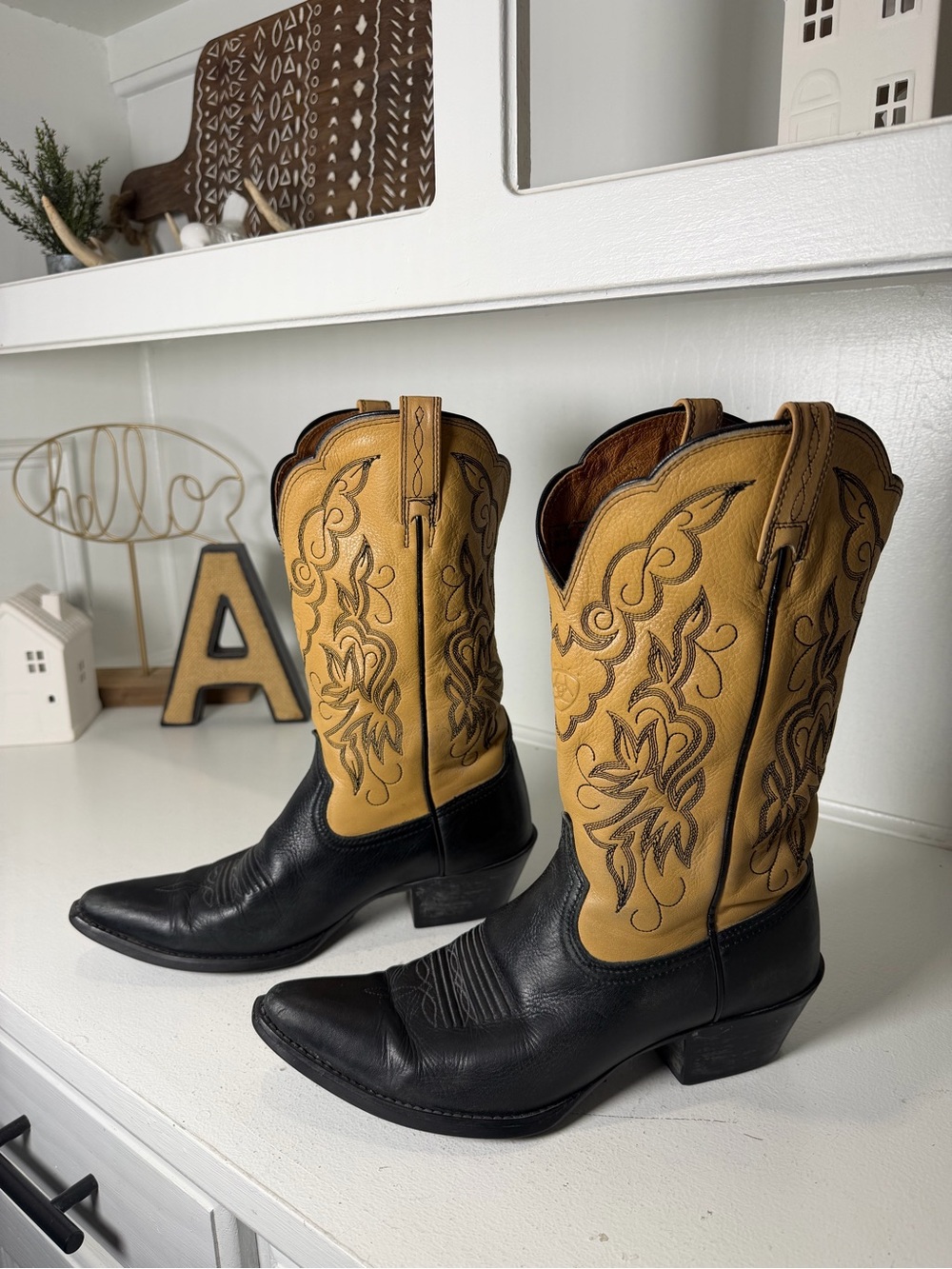 Ariat Womens 8B Black Tan Leather Cowboy Boots Embroidered Western Cowgirl